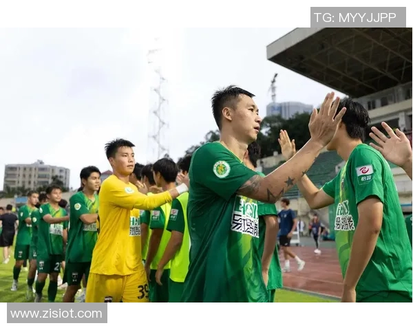 云台直播带你畅享精彩足球比赛瞬间尽在抖音平台尽情互动与分享