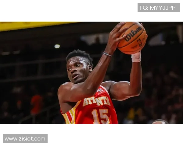 克林特卡佩拉如何在NBA赛场上展现自己的全能实力与领导魅力